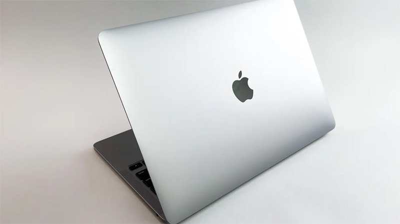 MacBook Pro M2 có mấy màu? Cận cảnh bảng màu và đánh giá chi tiết 2 Cận cảnh MacBook Pro M2 màu Silver